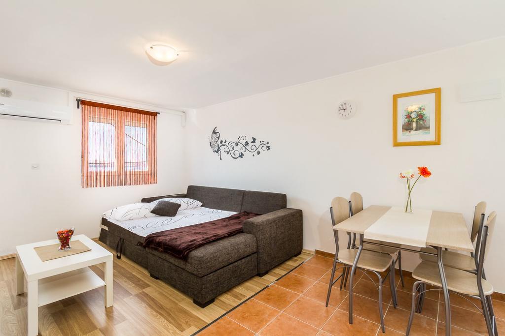Apartmani Bregovec Maslenica Esterno foto