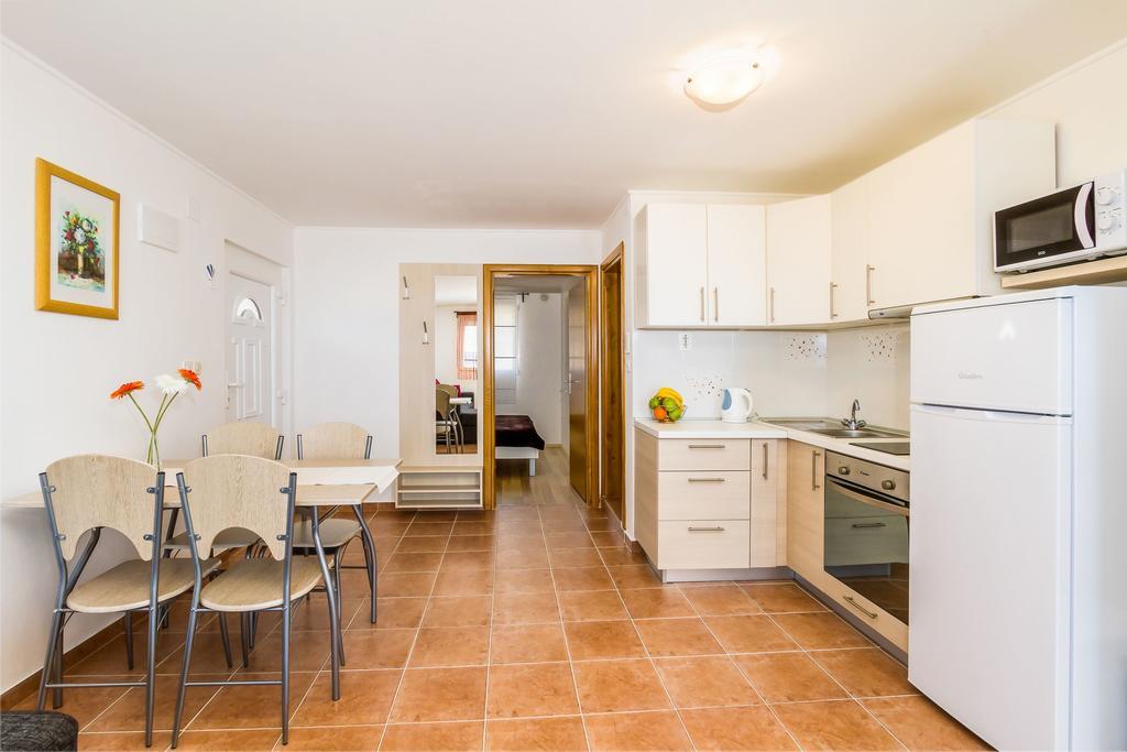 Apartmani Bregovec Maslenica Esterno foto
