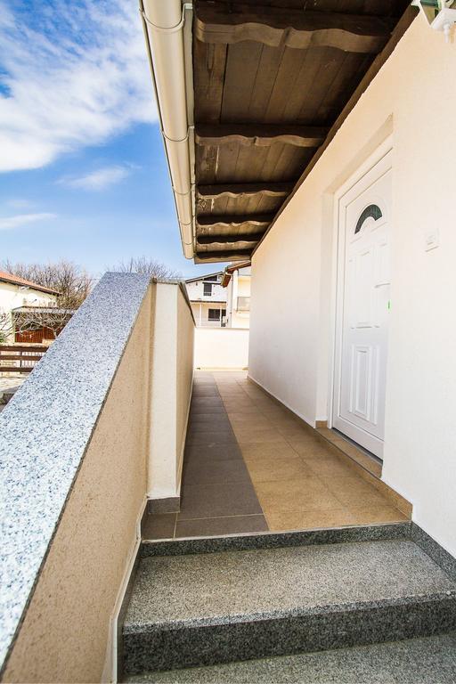 Apartmani Bregovec Maslenica Esterno foto